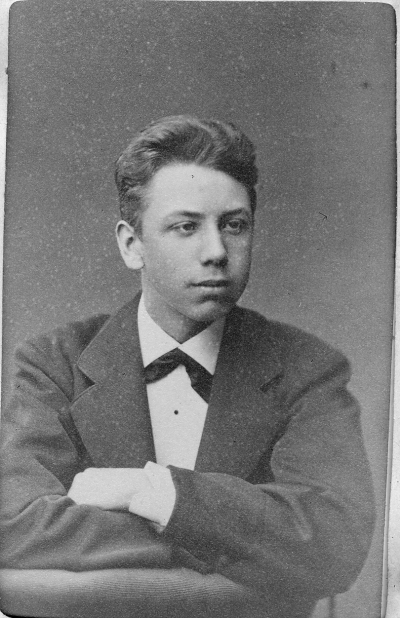 Hugo Hult  5/11 1878.