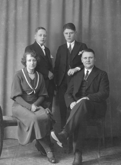 Familjen Rickard Olsson



Dok.080630/RS