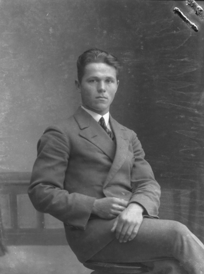 Trädgårdsmästare Gustav Carlsson.



Dok.080218/RS