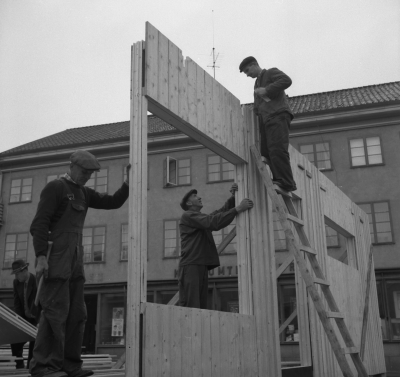 Konsums barackbygge på torget

Dok.111020/KG
