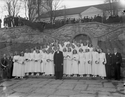 1. ? 2. ? 3. ? 4.? 5. ? 6. Eira Lagerström 7. ? 8. Iris Andersson 9. Asta ? 10 ? 11. Maj Svensson, Eskil Fall präst 12. ? 13. Viola Johansson 14. Ewy Johansson 15. Eva Karlsson 16. Gulli Johansson 17. Elsy Nilsson 18. Gerd Pettersson 19. ? 20. ? 21. Ulla Hammargren 22. Signe Johansson 23. ? 24. Britt Karlsson - Bergsten 25. Ulla Thunberg -  Bälter 26. ? 27. ? 28 Marianne Larsson 29. ? 30. ? 31. ? 32. Alice ? 33. ? 34. Inez Nilsson 35. ? 36. Lizzie Svensson - Eriksson 37. Stina Karlsson 38. Eva Karlsson 39. ?