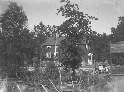 Barnhemmet Krönbaden, 
efter barnhemmets upphörande öppnades Gottfrid Lindblad,  Lindstorp restaurangrörelse, under kriget 1939-45 används restaurang som flyktingläger.	