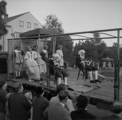 Barnens dag firande

Dok.111026/KG