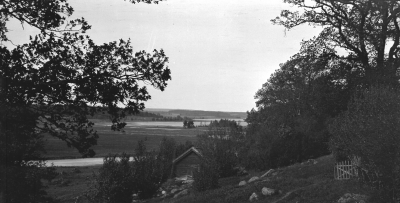 Halldén, Bokhandlare, familjebilder

Nybble, Vimmerby ( I fonden: sjön Krön )    