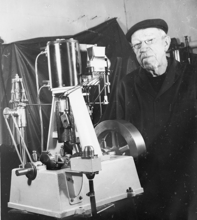 Erhard Samuelsson,  tillverkade ångmaskiner. 