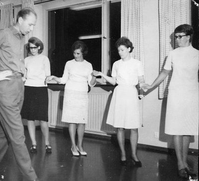 1. Helge Karlsson, Folkdanslärare. 