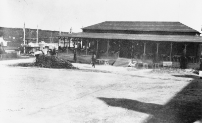 Vimmerby utställningen.     T.E.
Troligen 1920