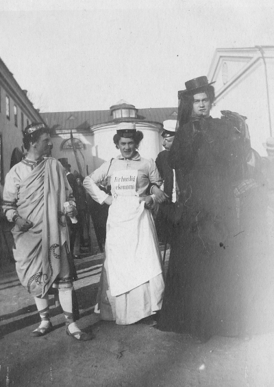 Maskerad ? Studentspex ?