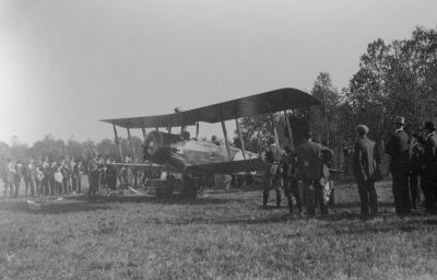 Kapten Saunders passagerareflygning vid  Åkebo.   