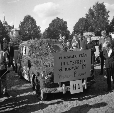 Barnens dag firande
" Dåliga vägar "

Dok.100604/KG