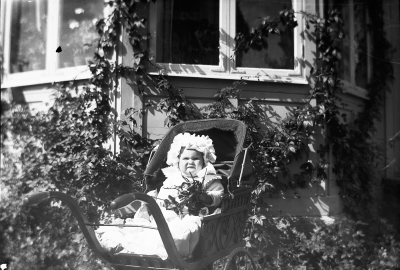 Elsa Blomberg ( född Hallberg ) på Solliden Troligen 1915