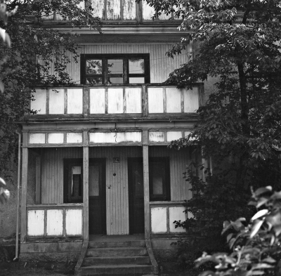 - Tunaborg Storgatan 74, sett från Storgatan Byggdes 1920, revs 1979.   T.E. -

Dok.110401/KG