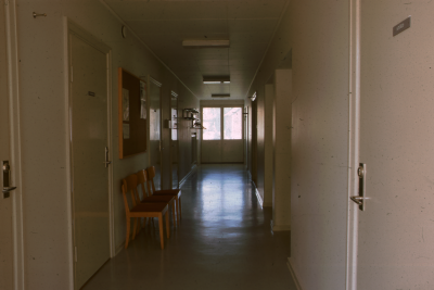 Sjukstugan korridor 

090512/KG