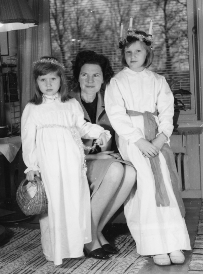 Margareta Åhnhammar med döttrarna Kerstin och Eva. 