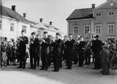 1. Lars Cederteg , 4. Hans Rundgren,  6. Lars Ståhl möbelhandlare. 7. Erik Gustavsson, 9. Ernst Rundgren musikfanjunkare, 
10. Axel Larsson. 