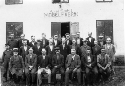 1. Erik Ax, Polerare  2. Karl Johansson, snickare sedan verkmästare  3. Henry Carlsson, snickare  4. Harry Karlsson, snickare  5. John Eriksson, Polerare sedan kontorist  6. Folke Haller, Träskulptör  7. Birger Evander, snickare  8. Erik Svanberg, snickare  9. Sven Isberg, springpojk  10. Hjalmar Broo, snickare  11. Ragnar Ax, Maskinarbetare  12. Willy Karlsson, Snickare  13. Einar Johansson, Snickare  14. Sven Ericsson, Putsare  15. Natanael Magnusson Fräsare  16. Knut Lindberg, Snickare  17. Valdemar Johansson, Snickare  18. Karl Svensson, Snickare ( Valla )  19. Sven Erik Andersson, Eldare  20. Badam Johansson Snickare  21. Karl Andersson, Fanérare  22. Gustav Bäcklund, Verkmästare  23. Axel Ståhl, Fabrikör  24. Robert Isberg, Snickare  25. Karl Rosell, Limmare        