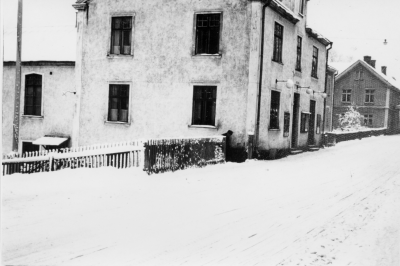 Storgatan 1952 
National till vänster senare "Terassen" 1978 sålt till Vimmerby Folkdanslag.