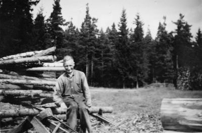 Tage Gustavssons dokumentation:

Johan Magnus Larsson, Flohult Hästmossehult.