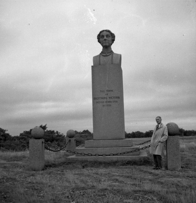 Öland
- drottning Victorias minnessten -
Thorvald Eriksson
Dok.110412/KG
