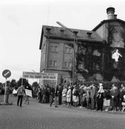 Barnens dag firande

Dok.100604/KG