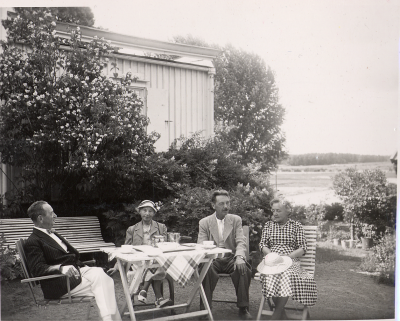 G. Borgmästargården
Thor, Sigrid, Erik, Olga
20 juli 1956

Dok.090701/SJ