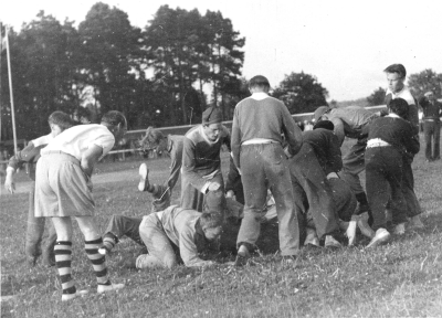 Vimarvallen i Vimmerby Folksöndag Stor festivitas 6 juni 1948. Rugby . Karl-Erik Thörne      