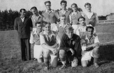 1. John Lindgren, Filare  2. Helge Andersson, Gummireperatör  3. Olle Bäcklund  4. "Kisa" Kurt Svensson  5. Sven Nyström, Charkuterist  6. Putte Svensson  7. Belle Vinkis Karlsson  8.?  9. Lennart Kraft  10. Linné Fast, Målvakt  11. Yngve Svensson, "Svasse"  12. Lage Lindgren          .