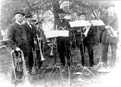 1. Uhrström sadelmakare, tapetserare, 2. Gustaf Adolfsson garveriarbetare,  4. Oscar Malmberg, 5. Gustaf Andstedt polis, 6. Bengt Nilsson skräddare, 7. Hans Karlsson typograf. 