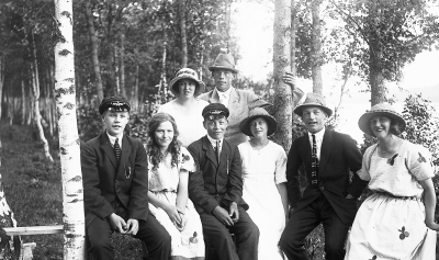 1. Omar Lennartsson, Vimmerby, 2. Ebba Karlsson, (Solhult) Frödinge, 3. Helga Karlsson(Solhult) Frödinge, 4. Henrik Hansson, Grägarp, 5. Zante Hansson, Grägarp, 6. Mia Hansson, Grägarp, 7. Gunnar Eriksson, (Näs), Vimmerby, 8. Märta Nilsson, (Solhult) Frödinge.