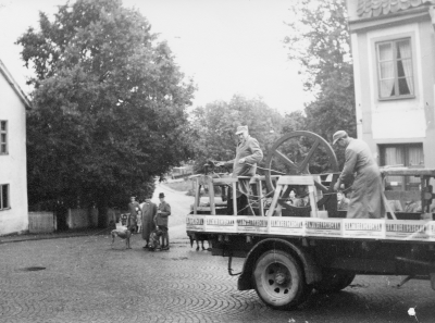 Hantverksparaden. Från vänster Fabrikör Axel Ståhl (1875- ?) och Håkansson.   