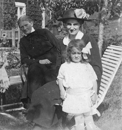 Göta Tisell  Hildur Gröndahl och  Greta Gröndahl.               