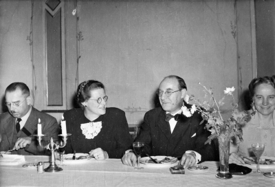 Från vänster  1. Ebbe Ängqvist, överlärare och kantor. 2. Francis Ängqvist, lärare. 3. Herbert Malmfeldt, polischef 4 Lisa Beijer, fru ( gift med Folke Beijer ). 