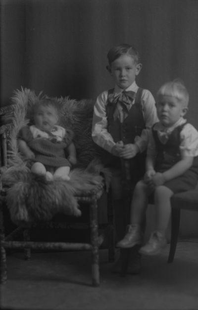 Fru Boman, barn



Dok.071120/RS