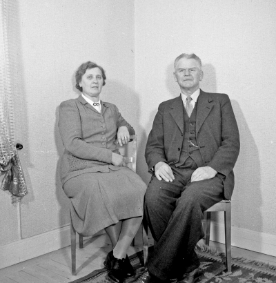 Thor Melander med fru
- murare -

Dok.111101/KG