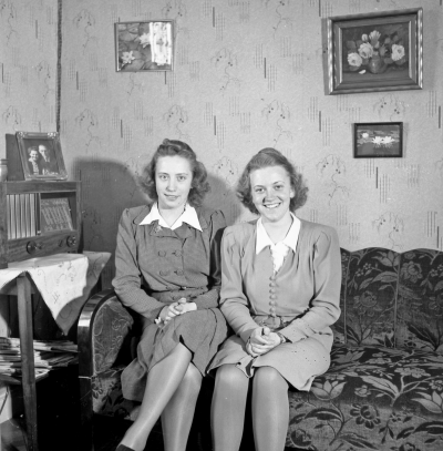 Elsa Kempe och Inga " Vale " Johansson - Linderot
Dok.111101/KG