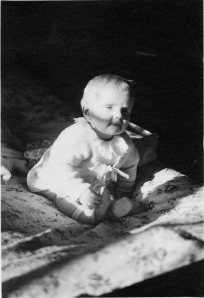 Barbro i kusin Olgas utstyrsel

Dok.090630/SJ