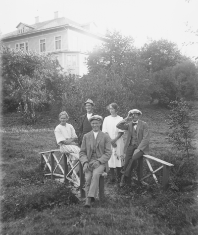 Hällebacka

Många av bilderna i mappen Hällebacka kan lika gärna vara tagna kring Lidhem Locknevi.