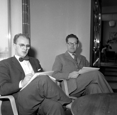 Folkhögskolan 
Från vänster: Henry Halén, Gunnar Hammarlund

Dok.101130/KG