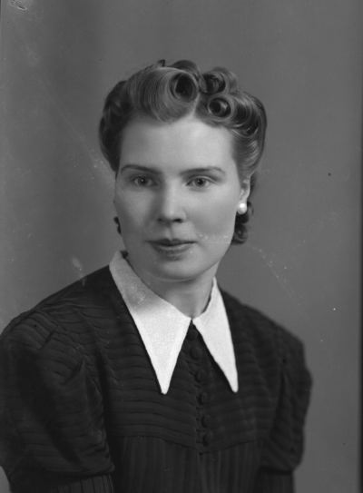 Fröken Rosenkvist



Dok.080422/RS