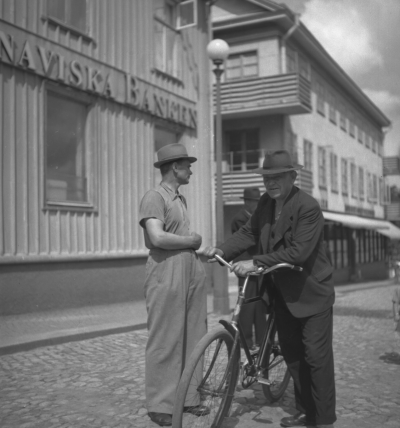 FRr.v
1. Johansson "knall-pelle"
2. Jaensson, "props-jante"