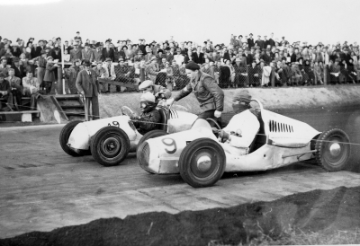 Tävling på speedwaybanan i Vimmerby