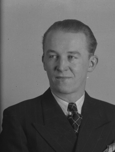 Gösta Levin



Dok.080402/RS