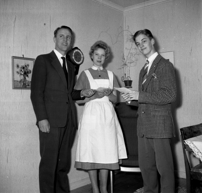 Ture Grönkvist med familj

Dok.110613/KG