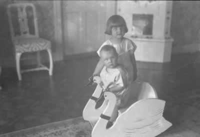 Bankdirektör Carlssons barn



Dok.080602/RS