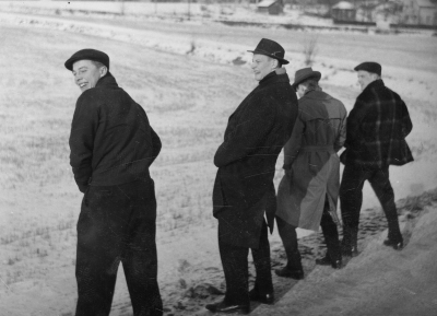 Allan Gustafssons egen dokumentation: " Allan, Olle, "Halle" och Lennart på väg mot Linköping 1957."