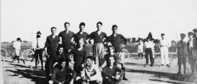 Stående från vänster. 1. ?   2. Karl Olsson, Chaufför  3. ?   4. Nils "Pajo" Perfekt  5. Einar Elg, Tandtekniker  6. Torsten Hagman  7. Ragnar Gustavi, Lärare  8. ?  9. Erik Hallberg, Fabrikör  10. Torsten Andersson ?  11. Tedde Gustavsson, Snickare     V.I.F. 1921          