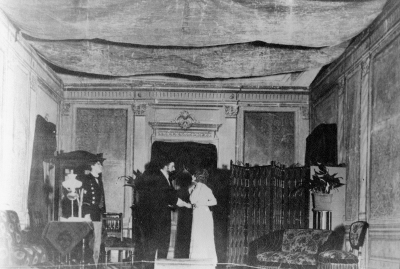 Teater på Rådhussalen. 