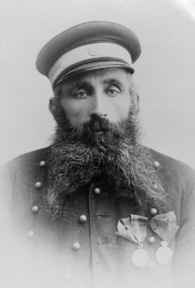 Nils Peter Eriksson född i Misterhult 1838
Kusk på Storebro på 1880 - talet