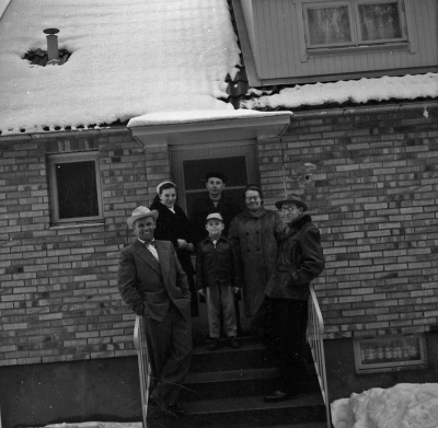 Familjen Himist
Storebro

Dok.110228/KG