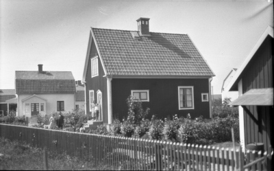 6
Ivar Sandbergs villa
jmfr vklba 5066-5069, två olika villor som ser likadan ut


Dok.070711/RS
